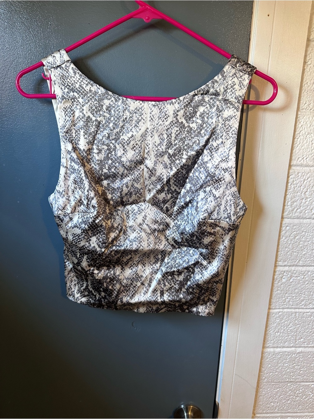 Abercrombie & fitch satin Snake Print Cropped Tank Top - Black & White